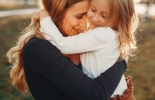Día del Abrazo: Su poder en la Educación